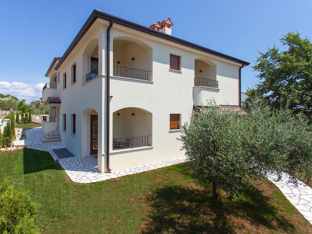 Villa Birikina With Pool Porec Exterior photo