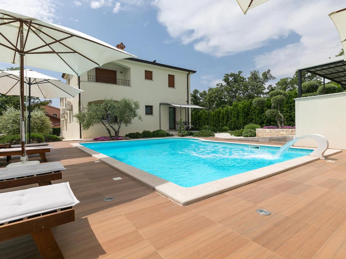 Villa Birikina With Pool Porec Exterior photo