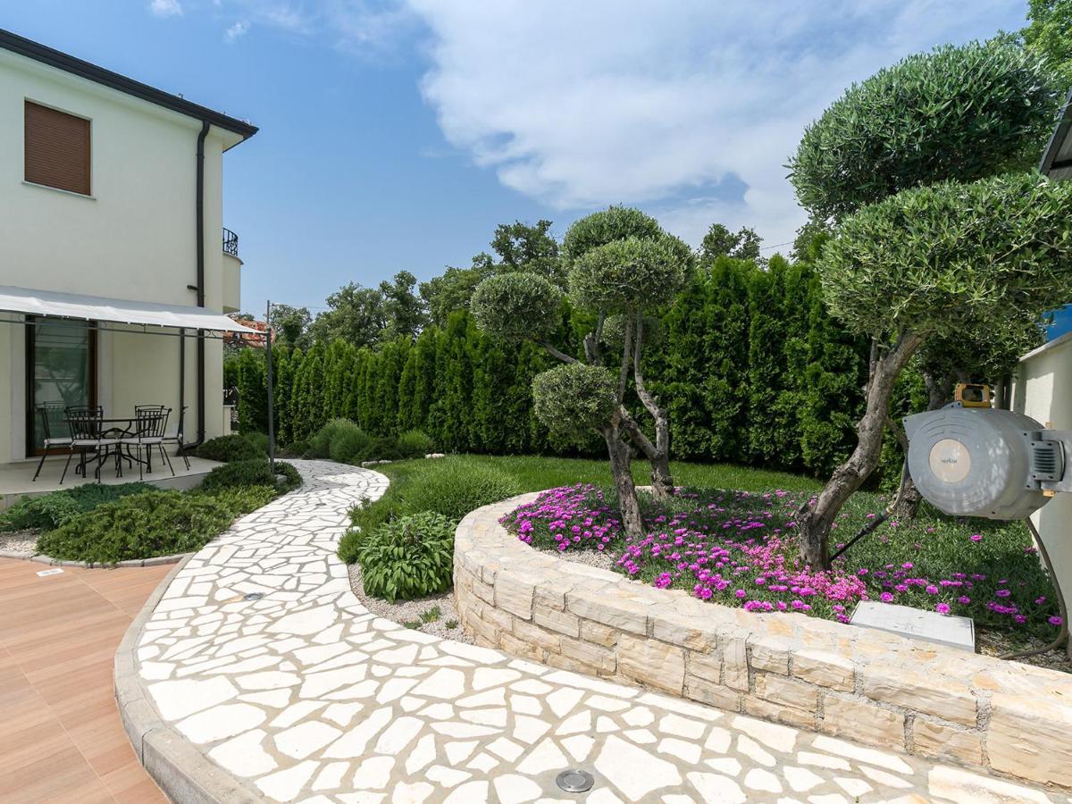 Villa Birikina With Pool Porec Exterior photo