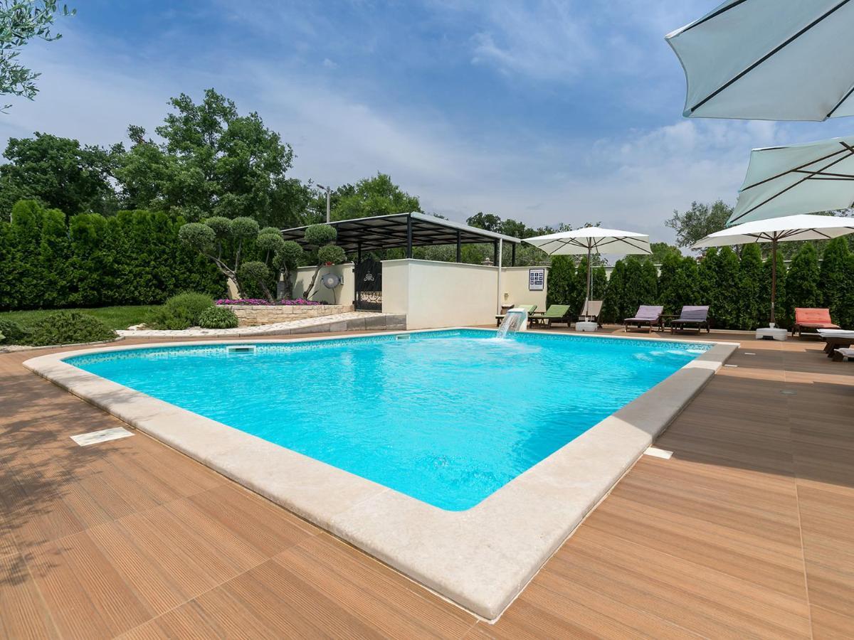 Villa Birikina With Pool Porec Exterior photo